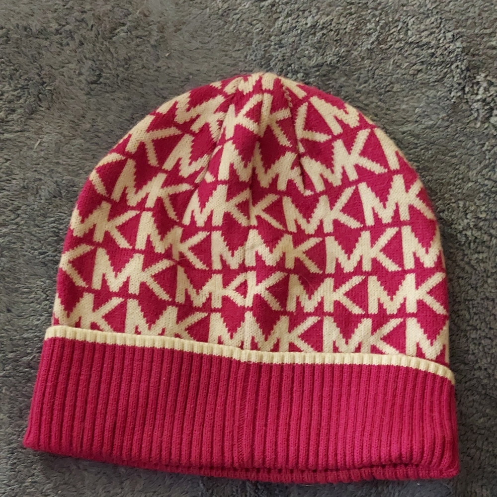 Michael Kors Womens Fuschia/White Logo Cuff Beanie